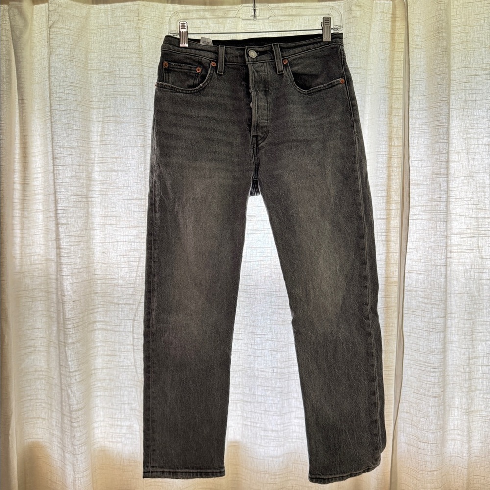 Levi’s cropped dark grey / washed black jeans- women’s size 27